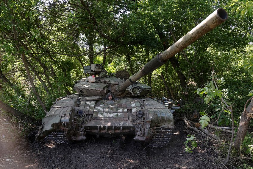 Russian Forces Battle to Cut Off Final Escape Route From Sievierodonetsk