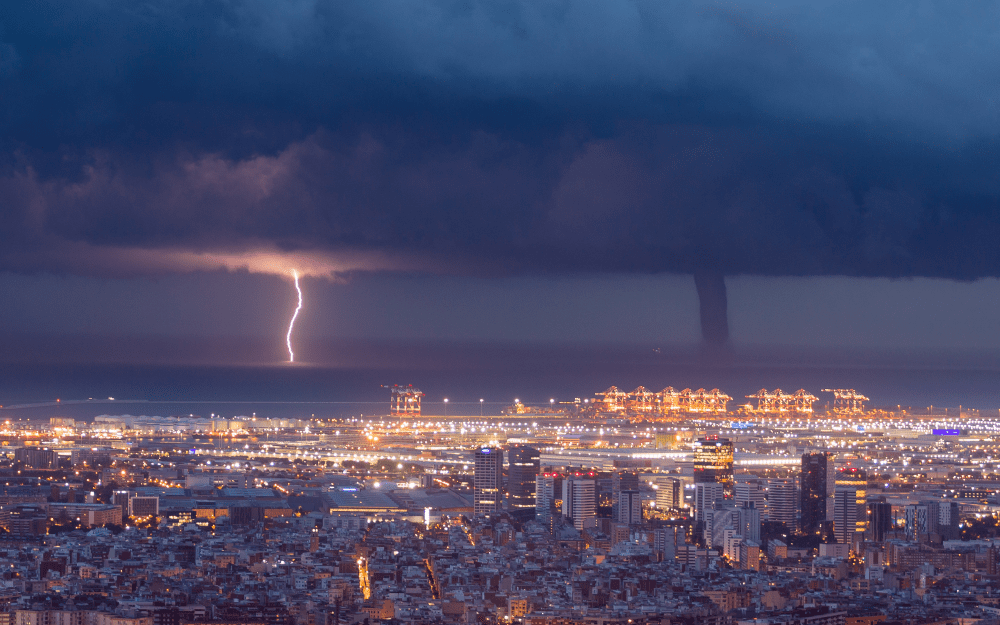 tornadic waterspout