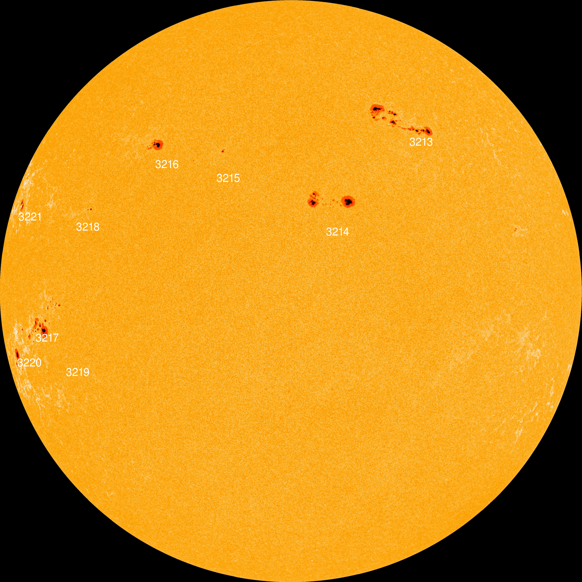 Sunspot AR3213 can be seen top right here. 