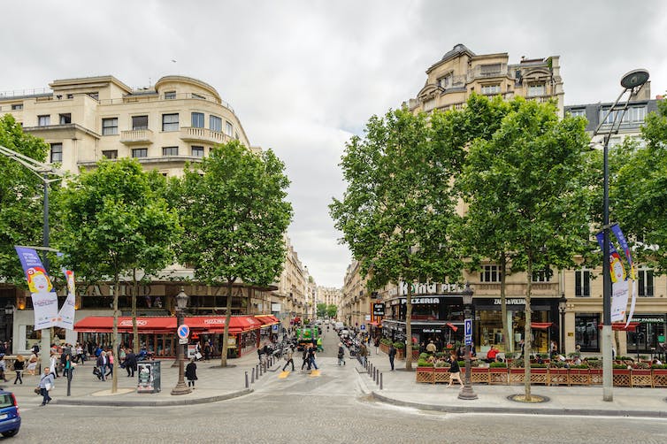 Paris street scene