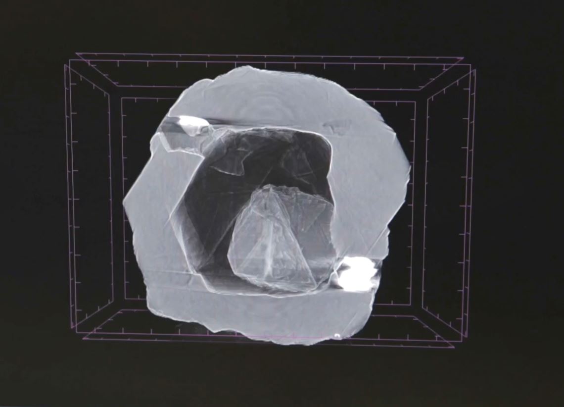 AN X-RAY OF THE UNUSUAL DIAMOND