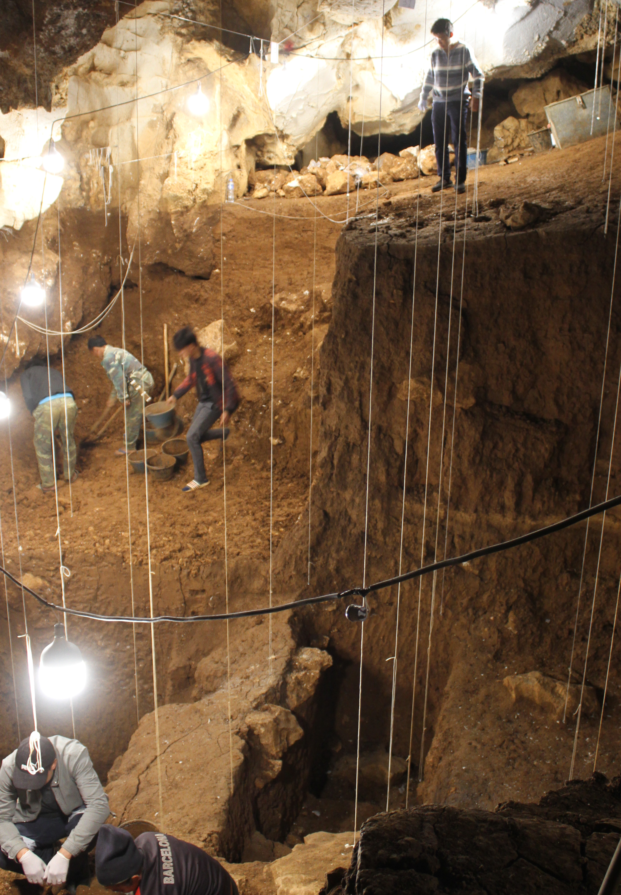 There's a reason humans didn't live in Tam Pa Ling, instead having their remains washed in - the drop is seven meters.