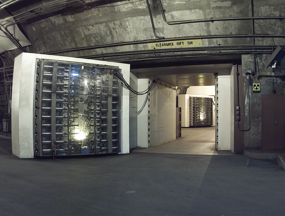 cheyenne mountain complex blast door