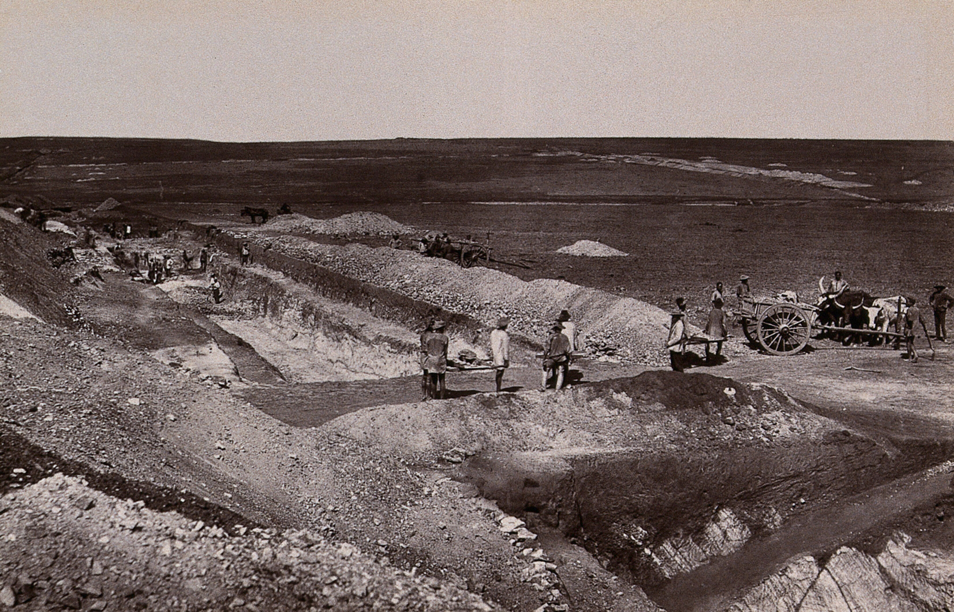 Black and white photograph of Workers at the Witwatersrand mine in South Africa in 1888