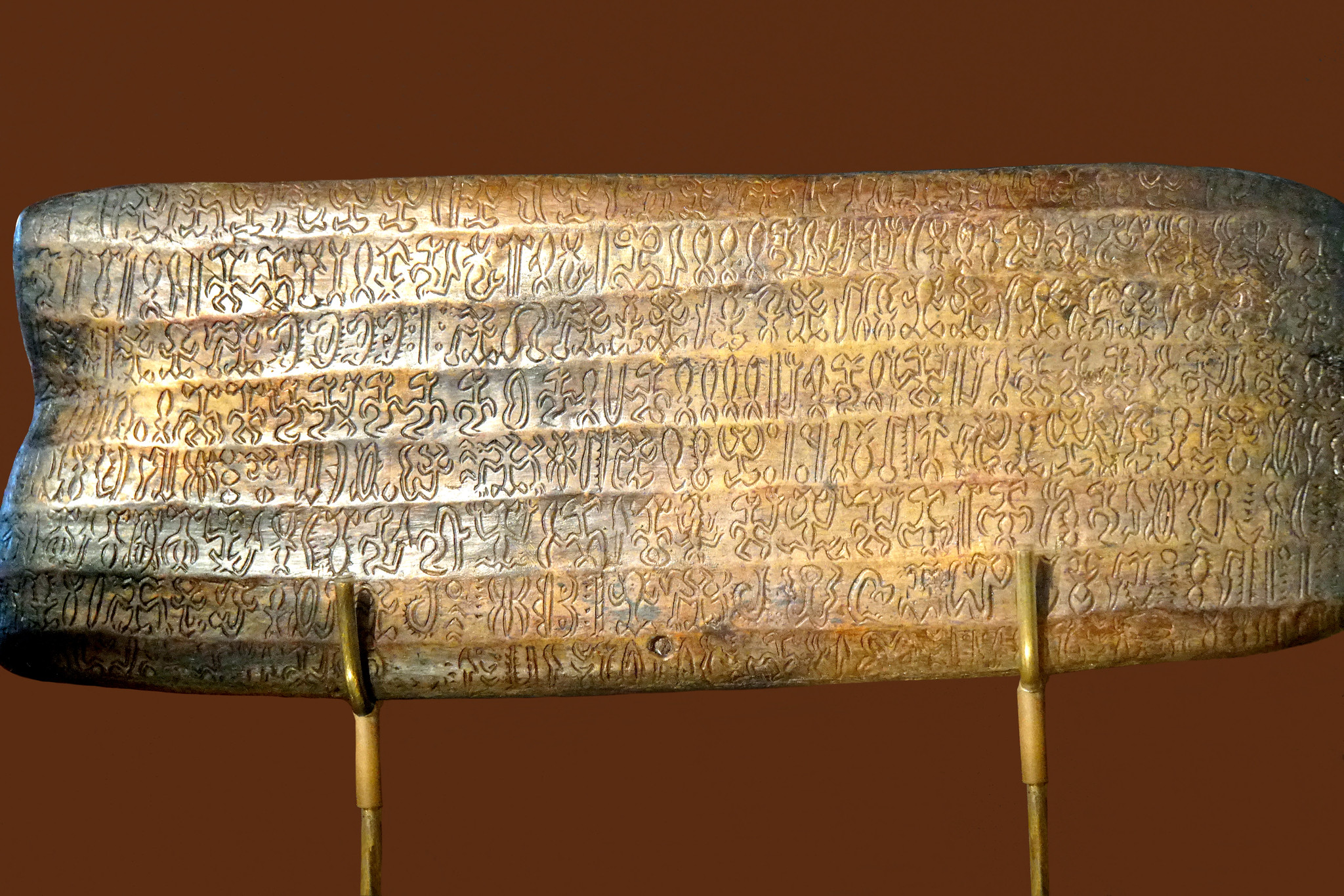 Rongorongo inscriptions on a copy of the tablet called Mu'a Au Mingo Ata'i Hoa Au.