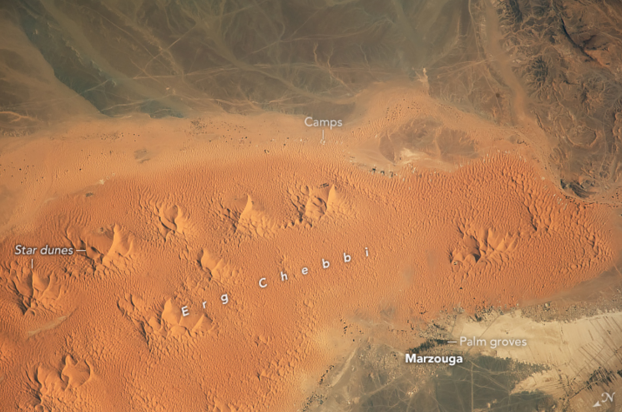 An aerial view of Erg Chebb (a sand dune sea in North Africa) featuring some helpful labels.