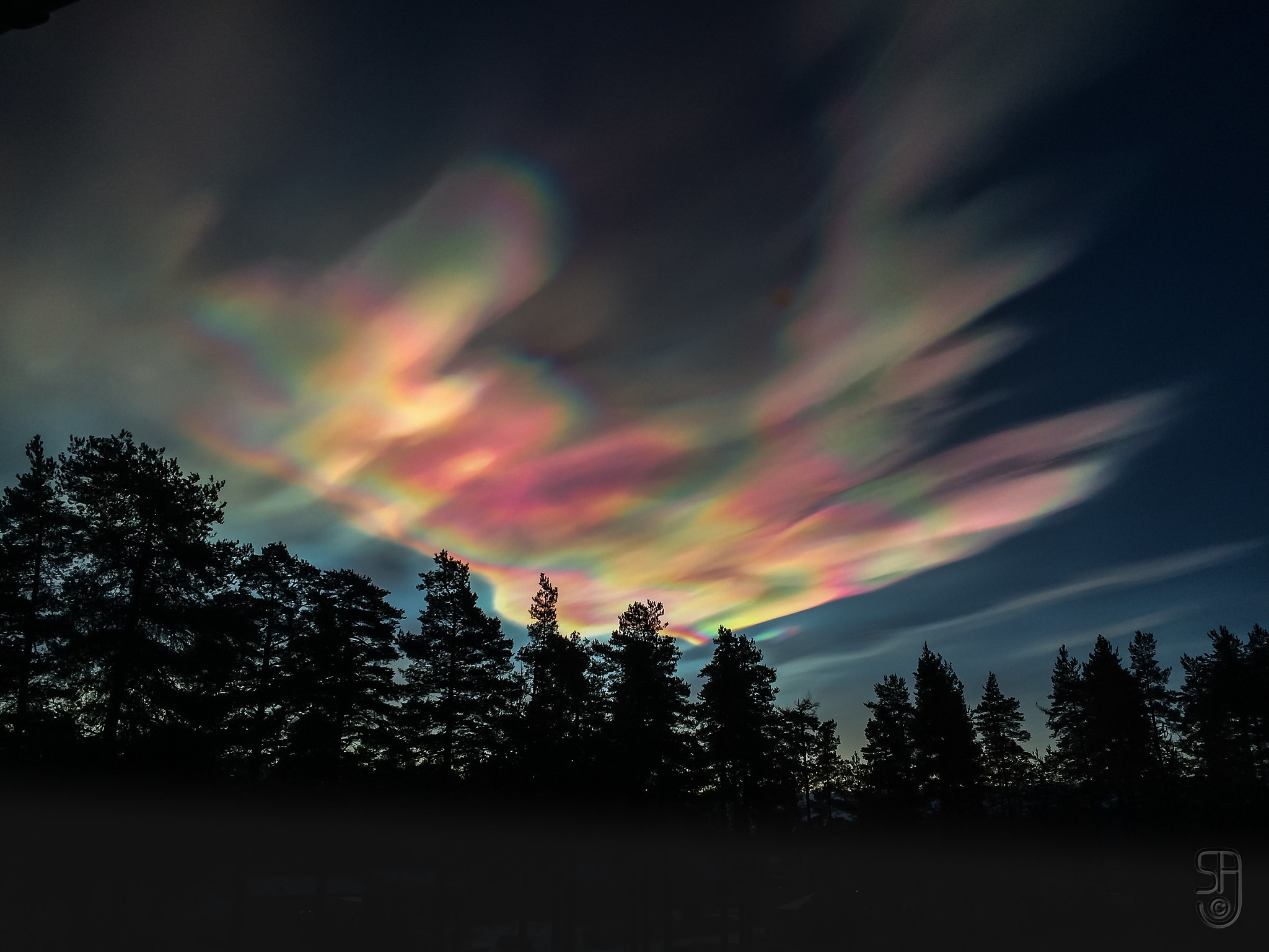 A photograph of Colorful Clouds, polar stratospheric clouds over Kongsberg in Norway, taken by an iPhone 5.