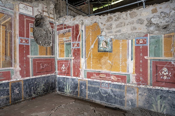 The House of Elle and Frisso, Pompeii The House of Elle and Frisso, Pompeii