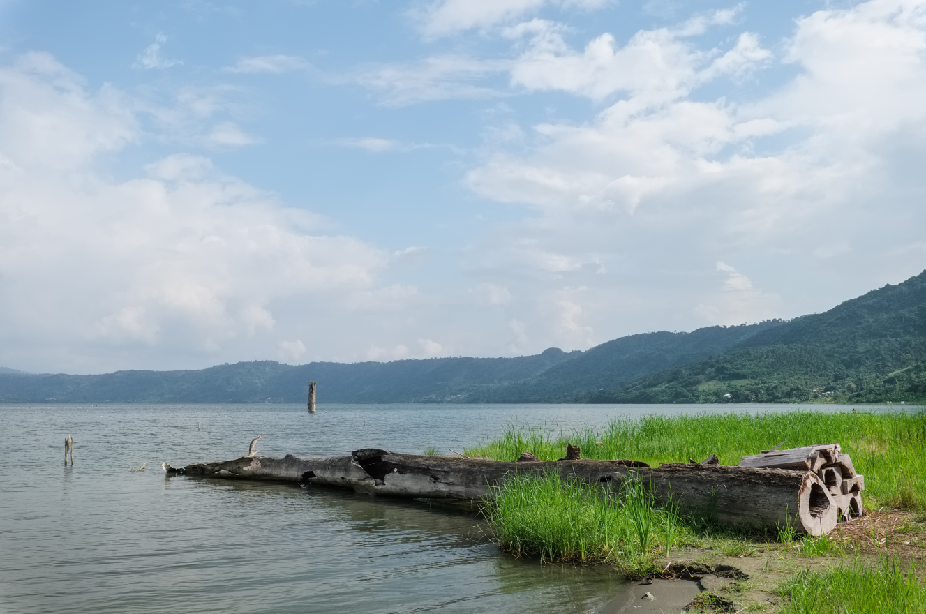 Lake Bosomtwe in Ghana seen from ground-level Lake Bosomtwe in Ghana seen from ground-level