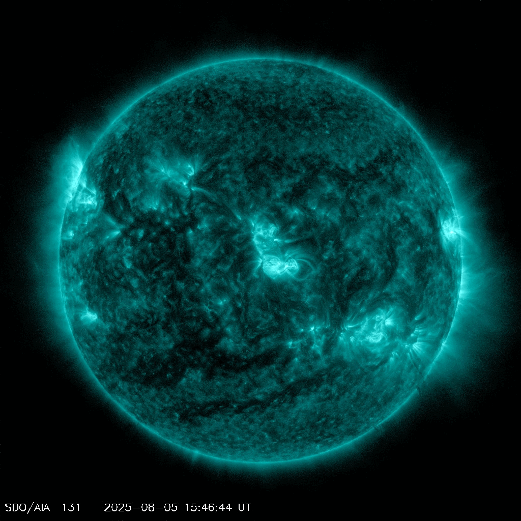 an animated gif of the sun flaring up an animated gif of the sun flaring up