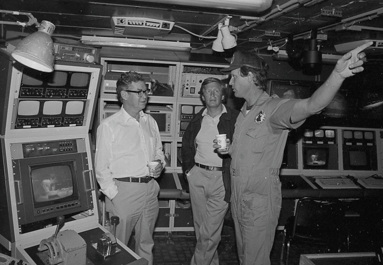 Then WHOI Director John Steele and then the head of the Deep Submergence Lab at WHOI Robert Ballard on stand abroad R/V Knorr after the discovery of the RMS Titanic wreckage. Then WHOI Director John Steele and then the head of the Deep Submergence Lab at WHOI Robert Ballard on stand abroad R/V Knorr after the discovery of the RMS Titanic wreckage.
