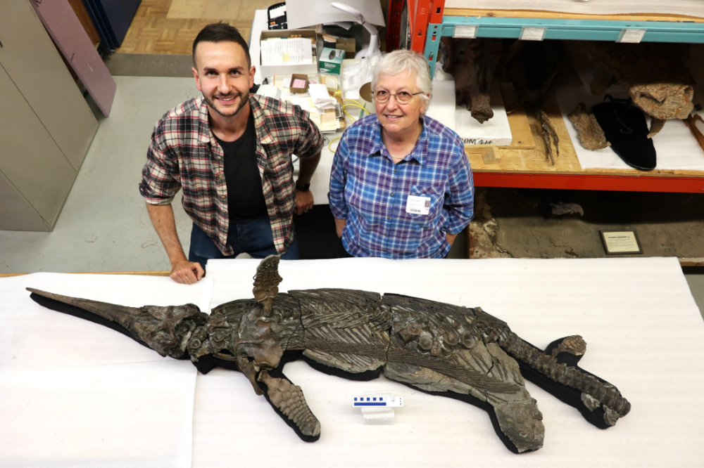 dr dean lomax with the ichthyosaur fossil dr dean lomax with the ichthyosaur fossil
