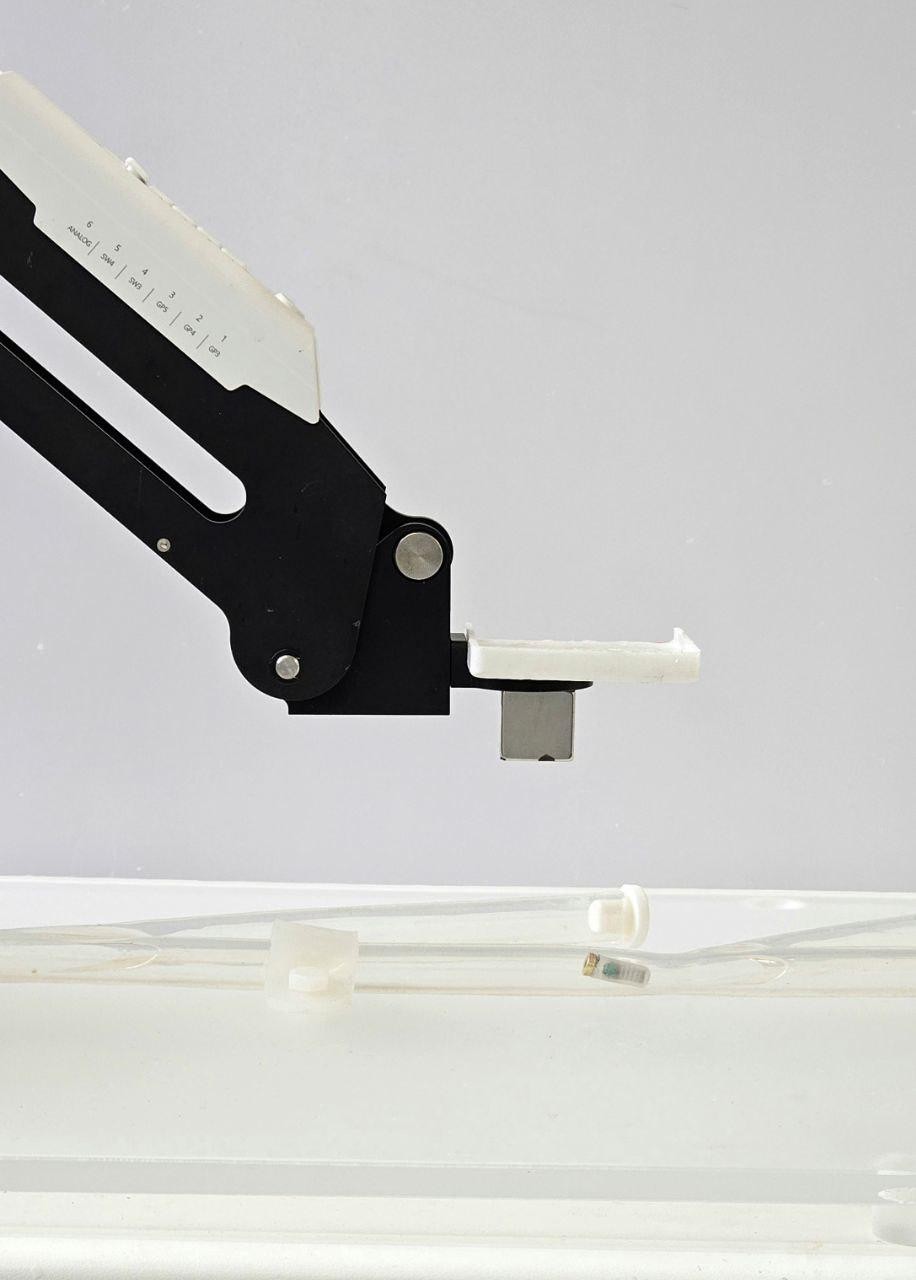 MEDS: the external actuator magnet.